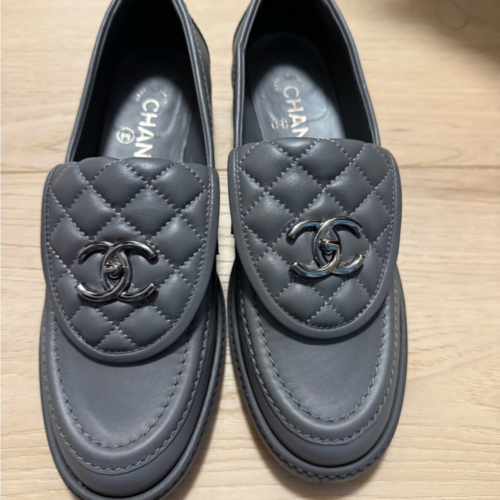 CHANEL Gray Quilted Flats Moccasins